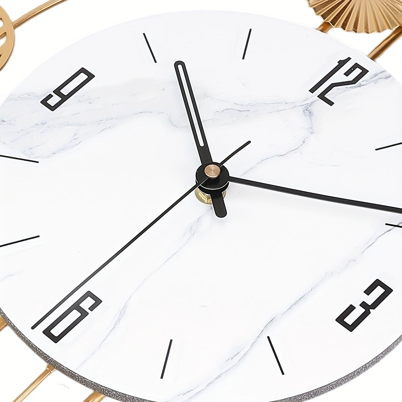1pc Modern Minimalist Large Wall Clock with Black & Golden Face - Large Easy-to-Read White Hands, Black/White/Golden Iron Frame, Quiet Sweep Movement, Shut-Off, - for Home, Office, Restaurant Decor - Elegant Modern Home Decor