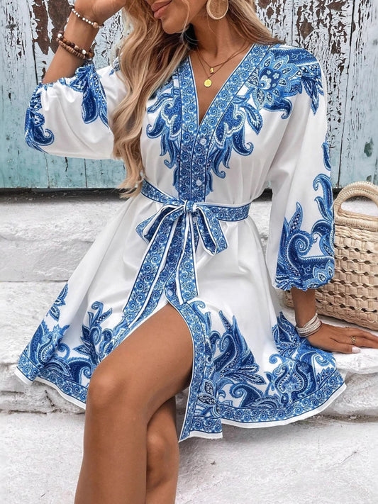 Women's strappy floral casual dress, strappy design exudes vitality, floral prints add romantic charm. Elegant and versatile, suitable for daily occasions, showing fashion sense and comfortable texture.