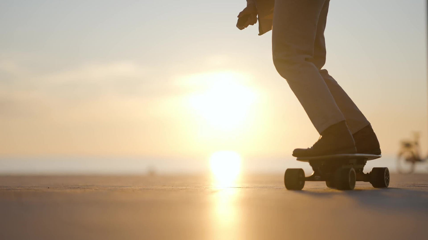 MEEPO Mini Electric Skateboard with Remote, 4 Speed Smooth Remote Controller, 11 Miles Range, 330 Pounds Max Load, Maple Cruiser for Adults And Teens, Mini5, Outdoor Activity Equipment, Urban Commuting Aid, Portable Personal