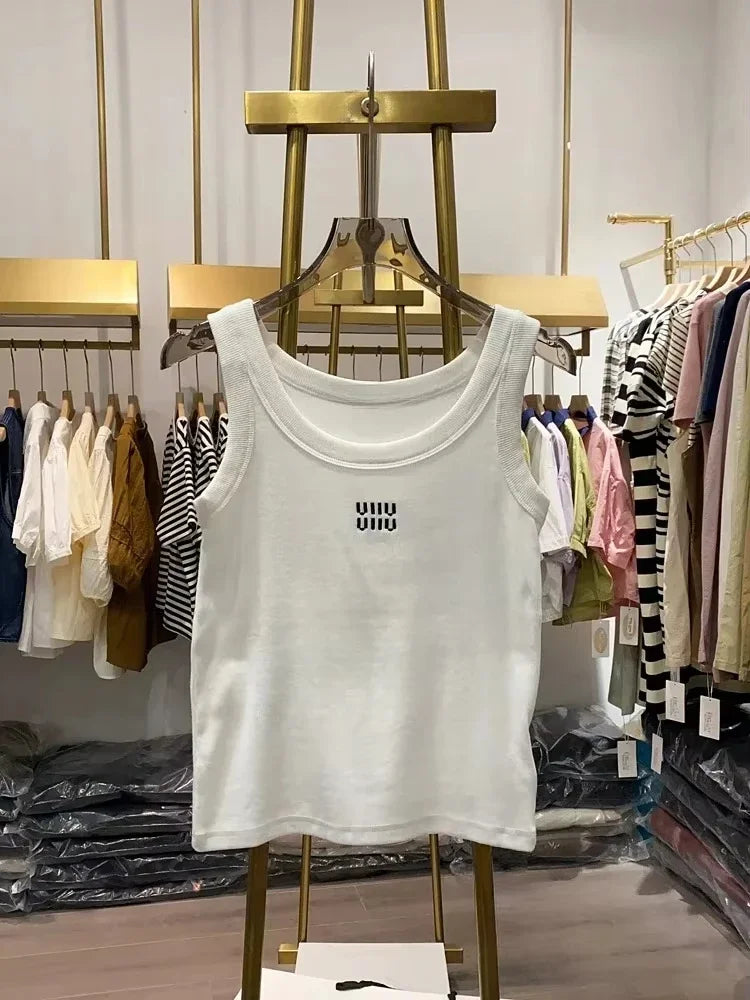 Super cool suspender vest, girls wear sexy tops inside, summer new models, sleeveless and slimming, sweet and spicy tops.