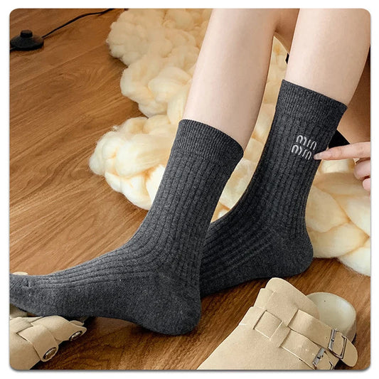 5 Pairs Winter Socks Women Brand Designer Fashion Stockings Socks Luxury Embroidered Letter Mid Tube Socks