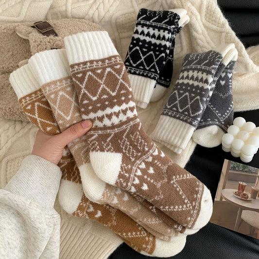 5 Pairs Autumn Winter Vintage Women Thick Cute Socks Sets Geometric Outdoors Female Lady Long Warm Black Socks For Women