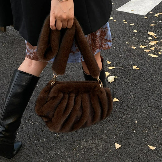 New Comfortable Versatile Texture Top Clutch Bag Women Winter Fluffy Cloud Crossbody Bag Retro Furry Commuting Storage Bag