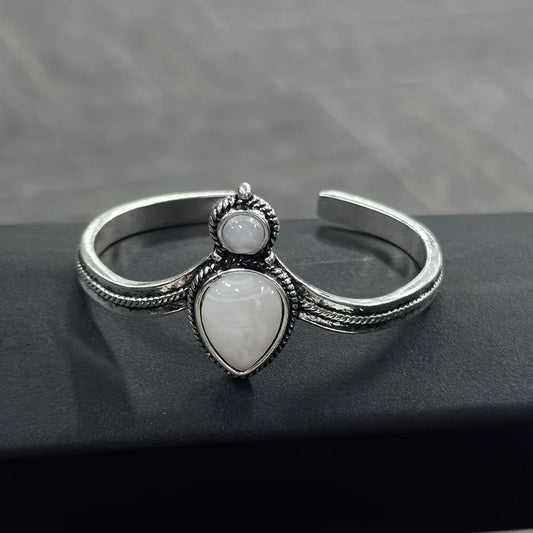 1-piece Retro Silver Color Teardrop Shaped Inlaid Stone Bracelet, Adjustable Accessory Jewelry for Both Men and Women