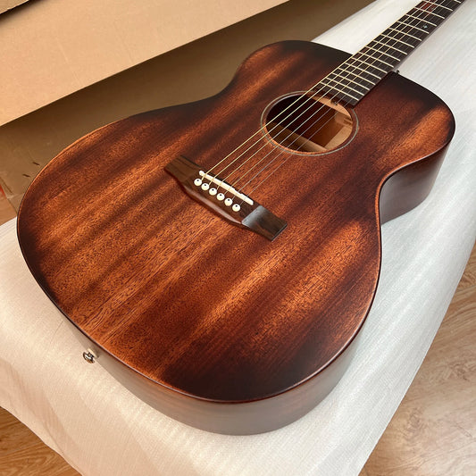 000 15M Street Master Acoustic guitar