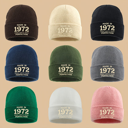 Men Women Loose Comfortable Solid Color Slouchie - 1pc "MADE IN 1972 AGED to PERFECTION" Print Beanie - Street Trendy Skull Cap for Autumn and Winter - Warm Elastic Brimless Hat - Outdoor Activities Cold Weather Suitable - Sk