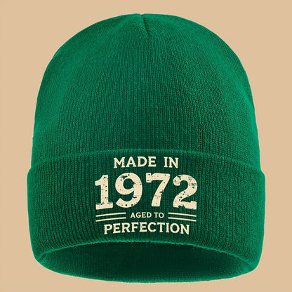 Men Women Loose Comfortable Solid Color Slouchie - 1pc "MADE IN 1972 AGED to PERFECTION" Print Beanie - Street Trendy Skull Cap for Autumn and Winter - Warm Elastic Brimless Hat - Outdoor Activities Cold Weather Suitable - Sk