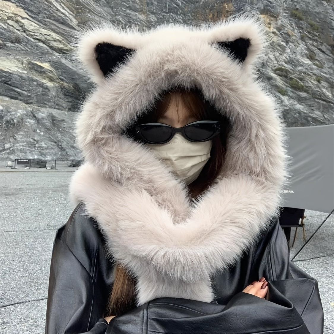 [Cat Ear Hat Scarf] A Soft Polyester Faux Fur Cat Ear Hat with an Integrated Scarf, Suitable for Both Men And Women in Winter, Stylish And Unisex, Lightweight, with a Closure, Perfect for Singles Parties.