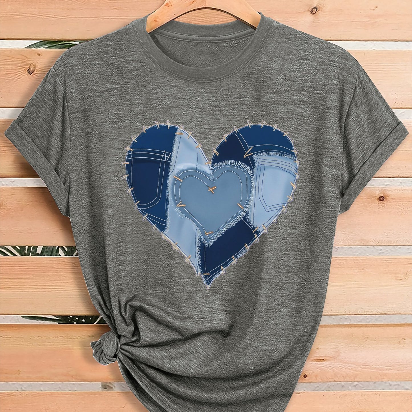 Women'S Fashion Graphic Tee, Theme Party Outfit, Local Warehouse Item, T Shirt For Women, Women Clothing Style, Heart Print Casual Top, Comfortable Blend Fabric, Breathable, All-season, Crew Neck, Short Sleeve, Machine Washab