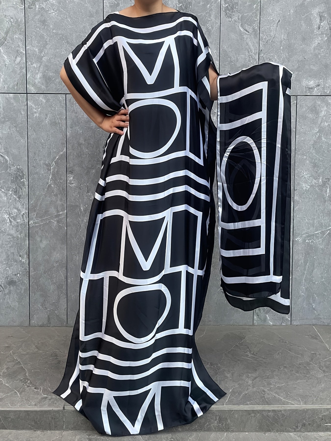 Plus Size Geometric Print Kaftan Dress - Flattering Modest Crew Neck, Comfortable Short Sleeves, Flowy Maxi Silhouette - Designed for Curvy Women, Plus Size Clothing for a Confident Fit, Party Dress|Geometric Print|Comfortabl