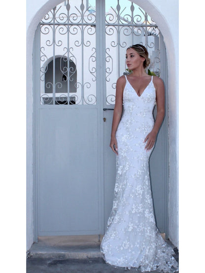 Elegant Formal Gown | Sleeveless Spaghetti Strap White Maxi Dress with V Neck - Perfect for Wedding Guest, Gala Dinner & Engagement Party