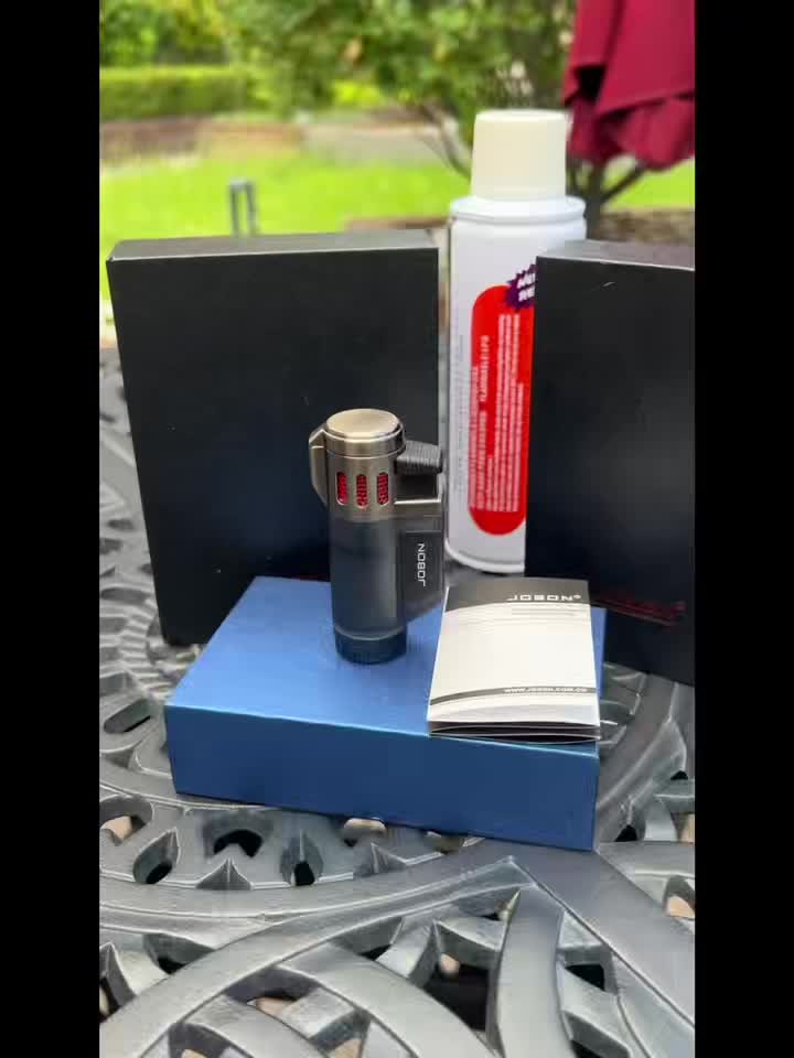 Gift Box Set, Straight Jet Spray Gun Blue Flame Lighter, Triple Jet Flame Butane Torch Lighter, Windproof Butane Refillable Gas Torch Lighter, Light Candles, Wood Chips, Charcoal Barbecue, Convenient to Carry, Visible Gas (ex