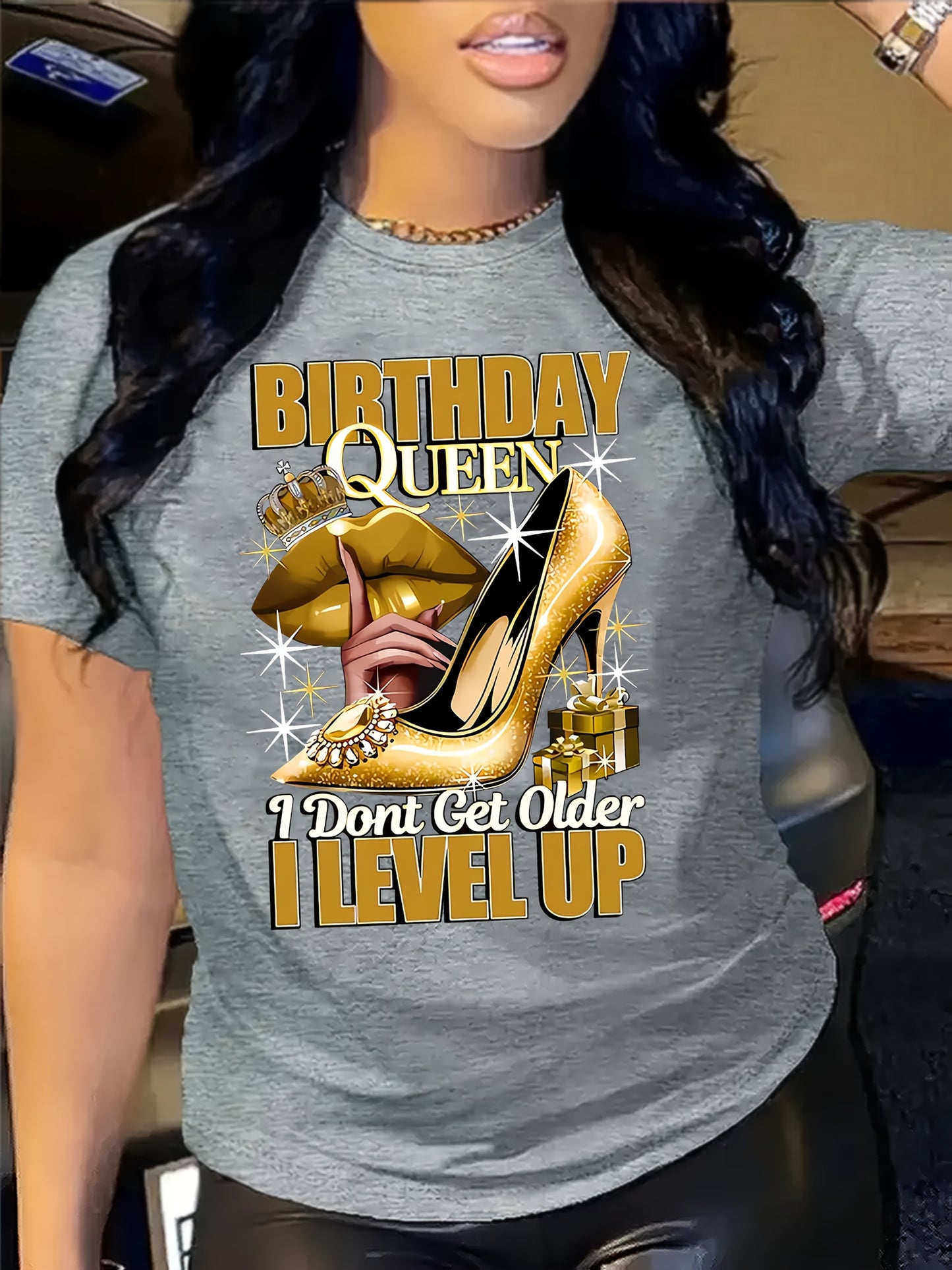 Birthday Queen Printed Women'S T-Shirt - Casual Crew Neck, Short Sleeve Top with High Heels & Crown Design, Perfect for Spring/Summer Celebrations, Birthday Party Apparel | Festive Design | Golden Crown Graphic, Birthday Part