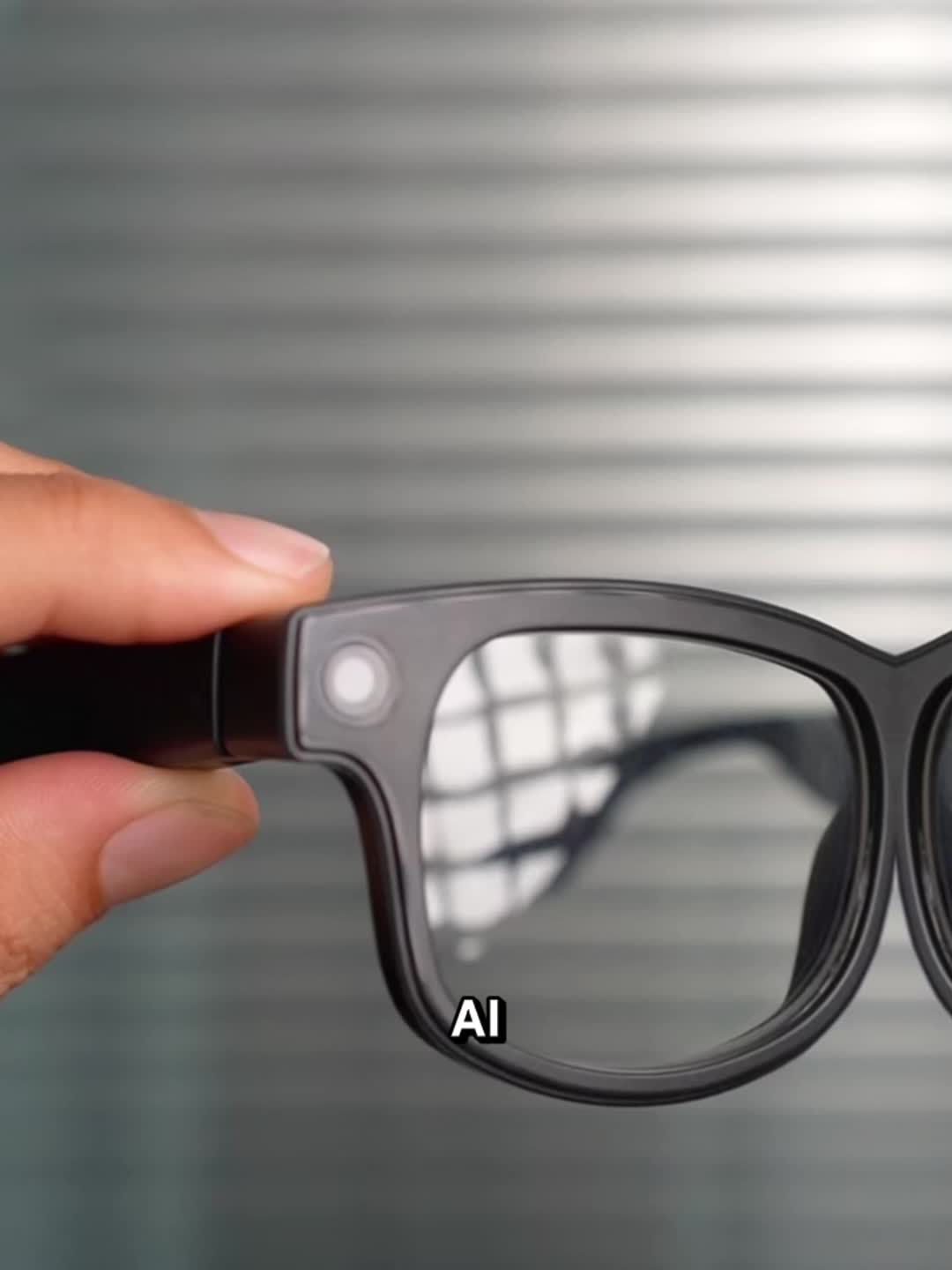 AI Smart Camera Glasses with Wireless 1080P HD Video Recording, Real-Time Translation, Hands-Free Voice Calling, Auto-Tinting Optical Lenses