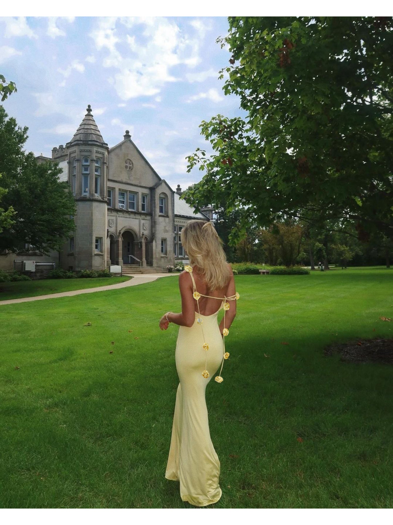 Women's Elegant Backless Evening Gown with 3D Flower Strap - Long Formal Wedding Dress, Prom Dress, Party Dress - Solid Color Round Neck All-Season Hand Washable Dress for Special Occasions