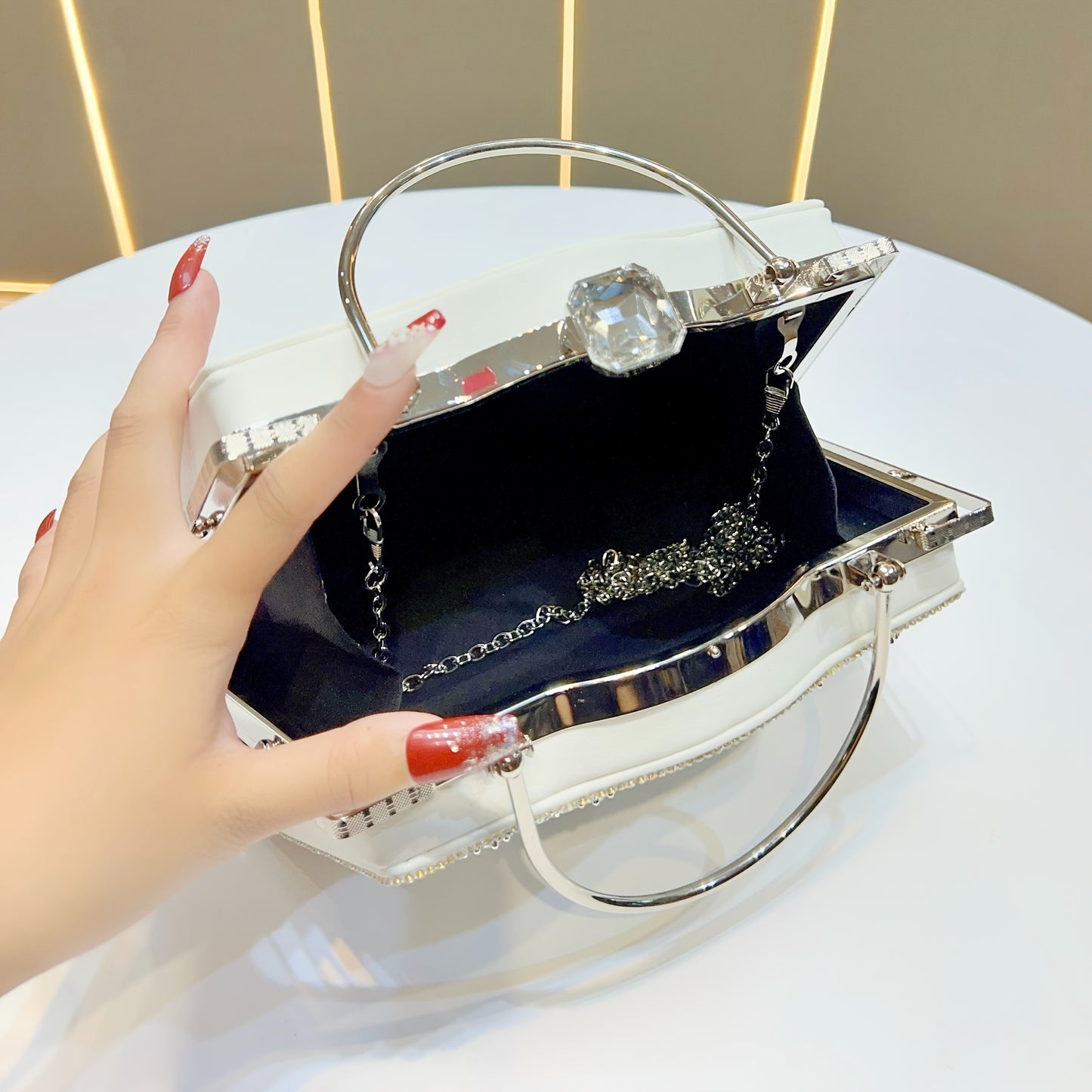 Elegant Rhinestone-Embellished Evening Handbag with Detachable Strap - Chic White Polyester Clutch for Parties, Weddings, and Special Occasions, Perfect Gift for Her, Party Accessory, Luxurious Appearance, Sparkling Embellish