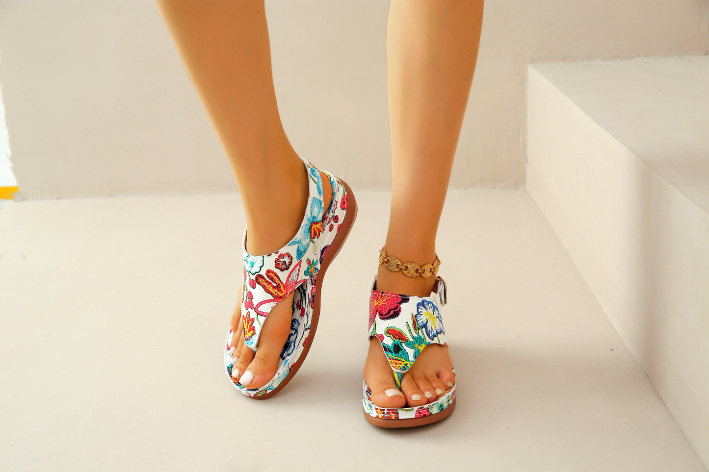 Women'S Plus Size Ethnic Floral Sandals - Adjustable Ankle Strap, Open Toe Platform Wedge Heel, Vibrant Embroidered Flower Design, Summer Casual Shoes, European & American Style, Summer Footwear | Vibrant Embroidery | Durable