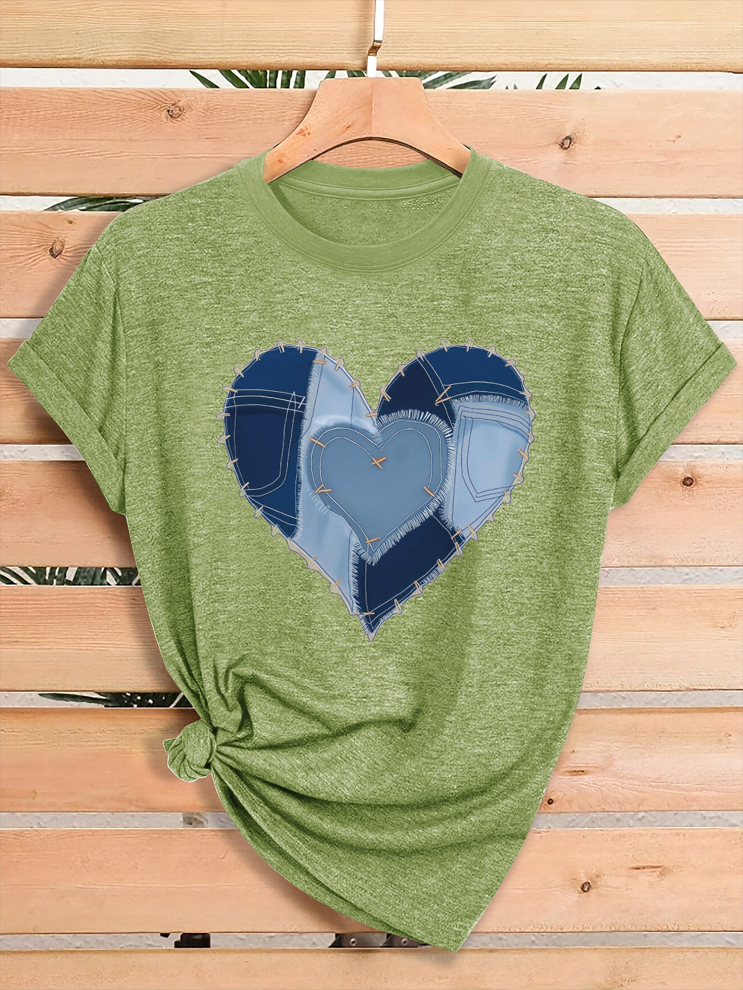 Women'S Fashion Graphic Tee, Theme Party Outfit, Local Warehouse Item, T Shirt For Women, Women Clothing Style, Heart Print Casual Top, Comfortable Blend Fabric, Breathable, All-season, Crew Neck, Short Sleeve, Machine Washab