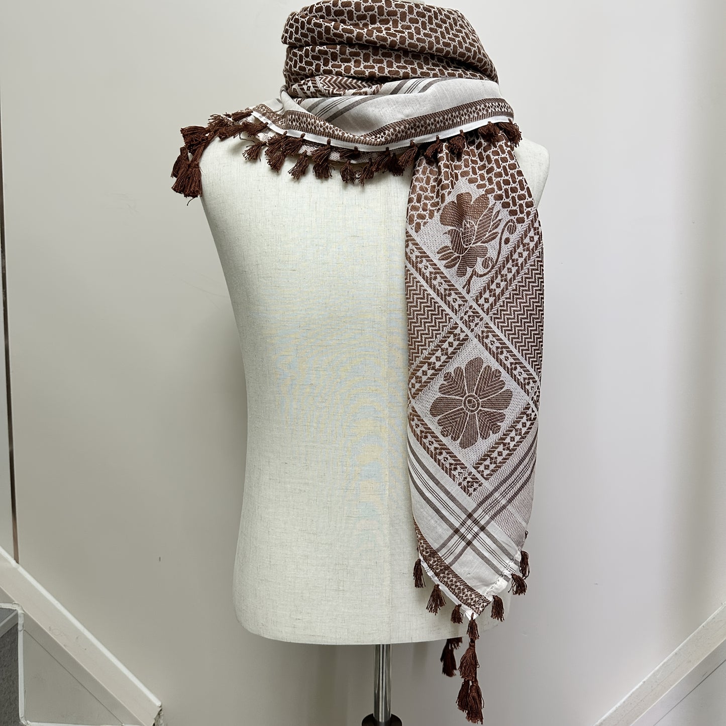 1pc Elegant Jacquard Headscarf & Square Scarf - Soft Breathable All-Season Muslim Headwear, Unisex for Men & Women - Wedding, Everyday, Formal Events Accessory - Luxury Fabric, Hijab Scarf, Decorative Tassels, Luxurious Comfo