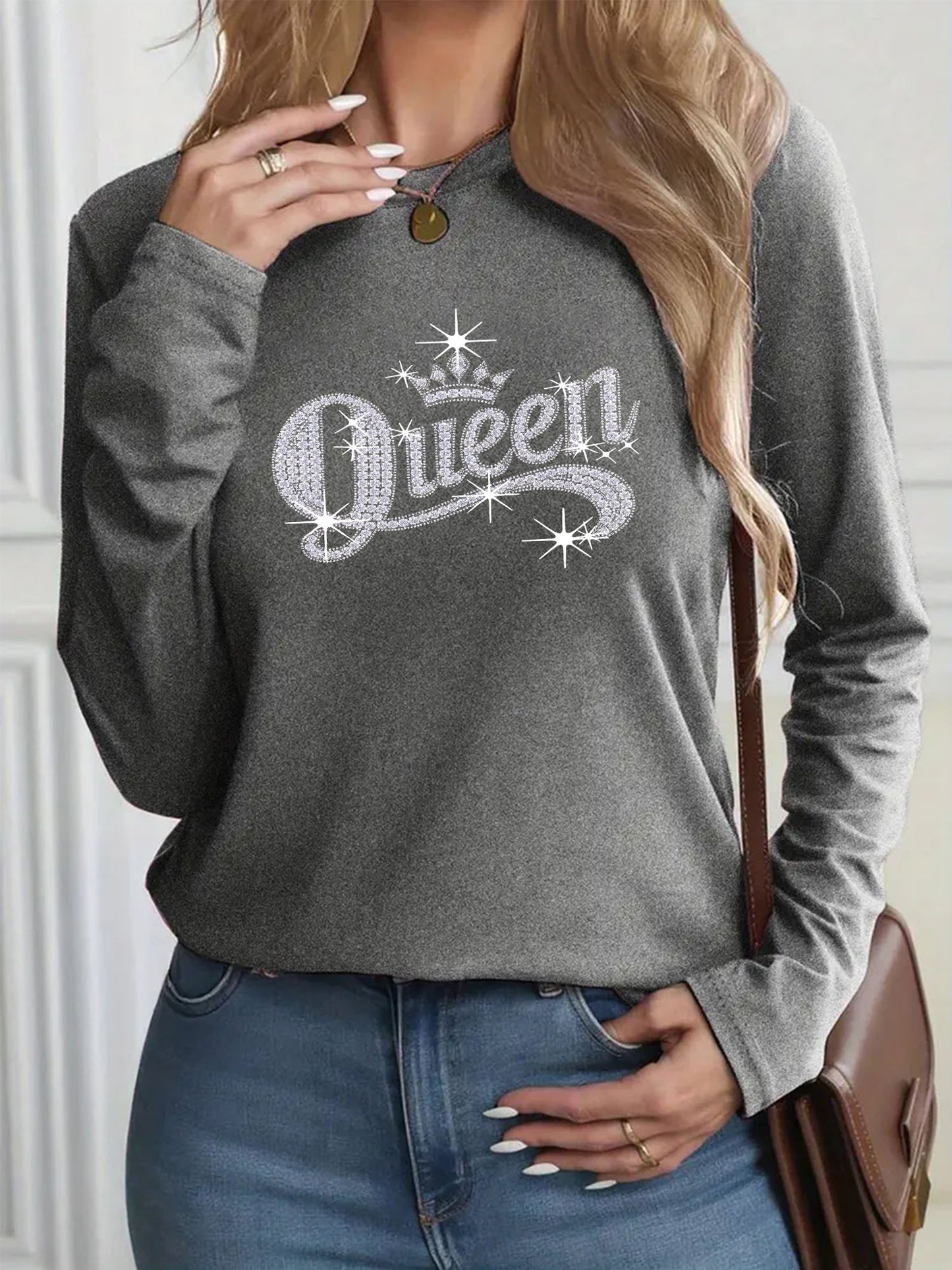 Women's Queen Lettering & Print Sparkling Rhinestone T-Shirt - Long Sleeve Round Neck Casual & Party Wear, Soft Stretchy 95% Polyester/5% Spandex, Queen-Size Lettering ( Accent) for Prom, Weddings, Everyday Outfits