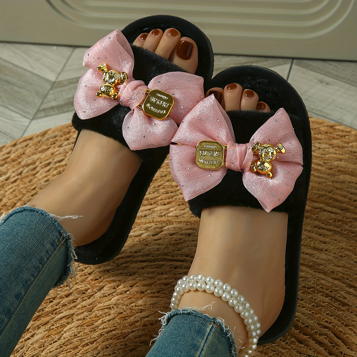 New Style Bear Bow Slippers for Women, Suitable for Spring, Summer, Autumn, And Winter, Featuring Open-Toe Design And Available in Larger Sizes for Indoor Use.