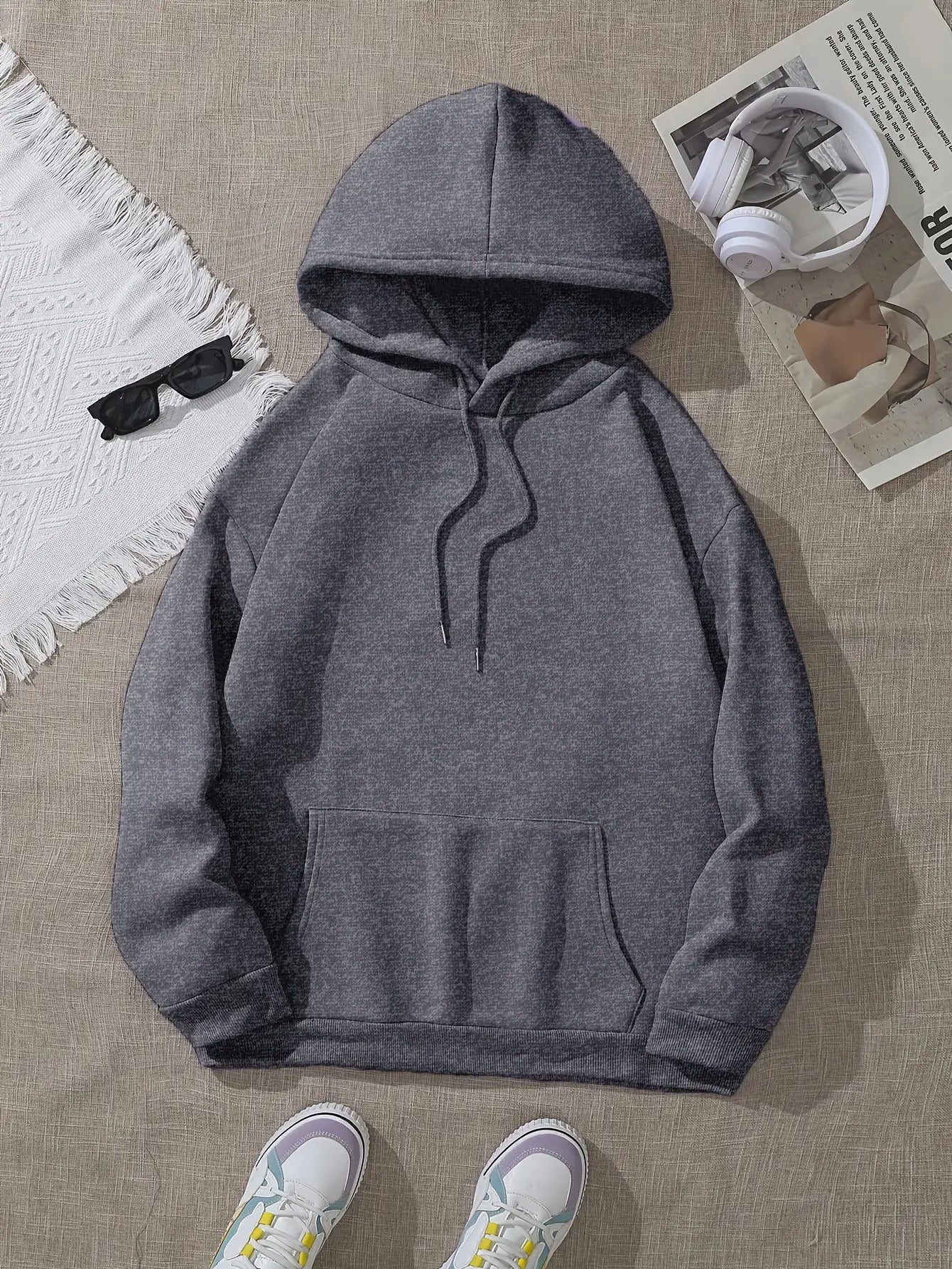 Women's Plus Size Oversized Hooded Sweatshirt 1XL-5XL - Cozy Baddie Graphic Hoodie with Heart Print, Long Sleeve Pullover, All-Season Casual Wear, Black Sweatshirt for Women Suitable for 1XL-5XL