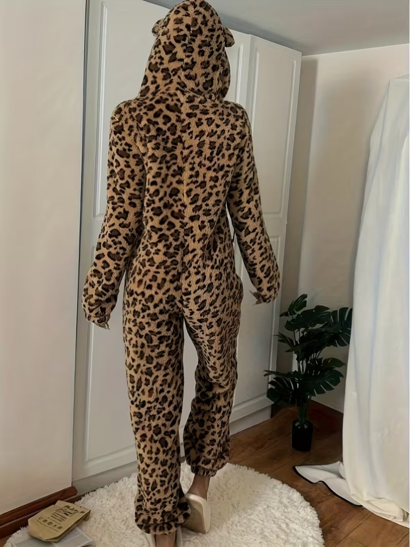 Thickened And Fleece-Lined Onesie for Autumn And Winter, Featuring a Cute Leopard Print with a Hood And Ears, Perfect for Cozy Home Wear