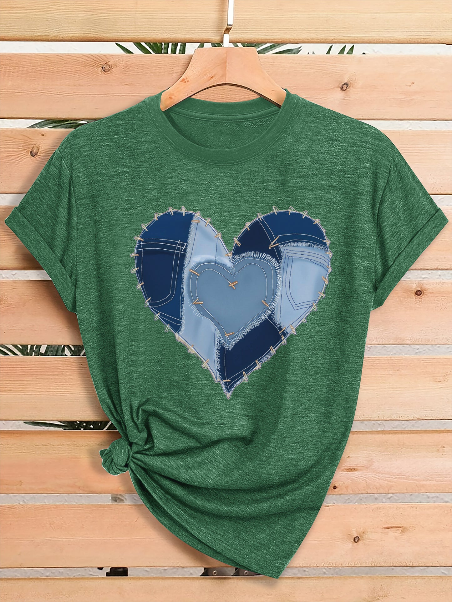 Women'S Fashion Graphic Tee, Theme Party Outfit, Local Warehouse Item, T Shirt For Women, Women Clothing Style, Heart Print Casual Top, Comfortable Blend Fabric, Breathable, All-season, Crew Neck, Short Sleeve, Machine Washab
