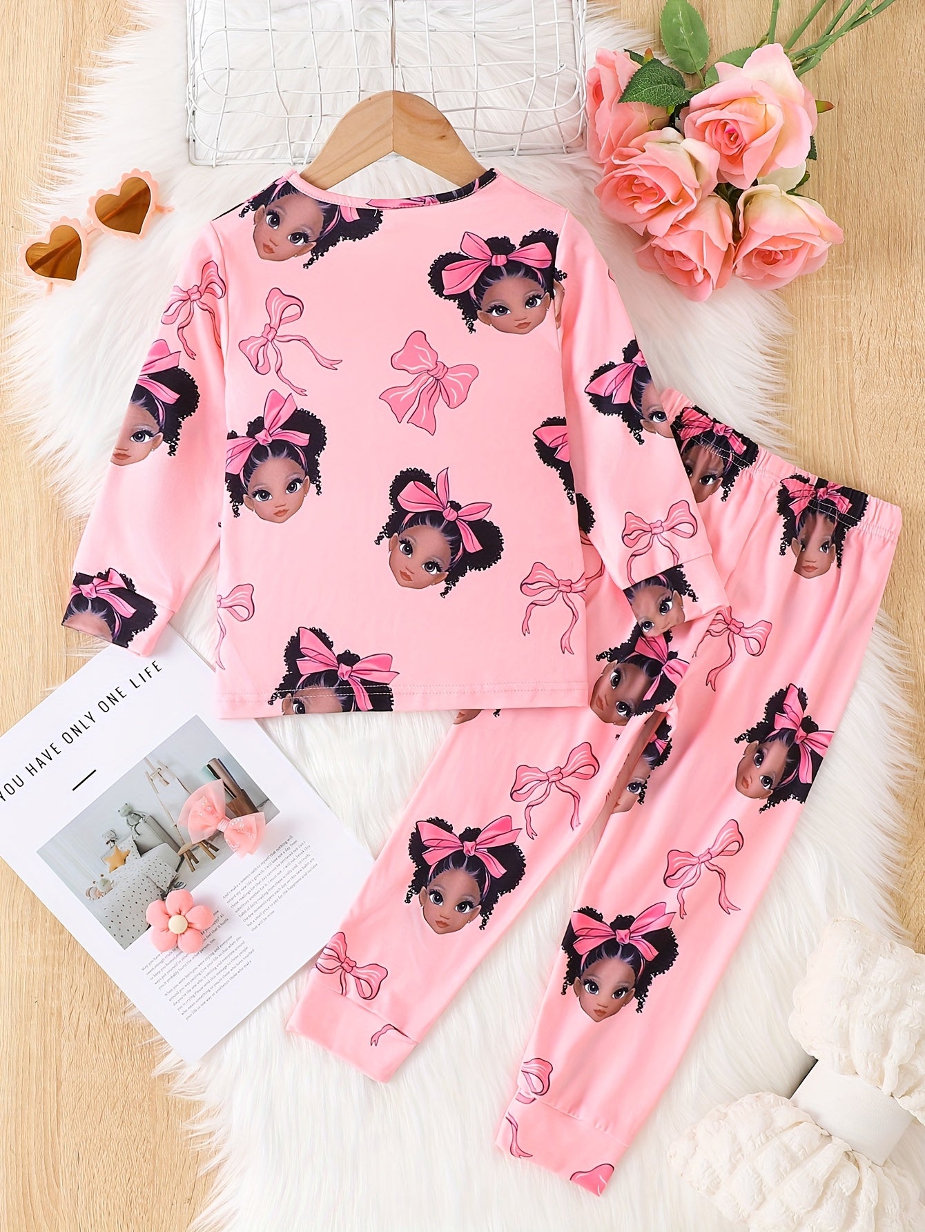 Two Casual, Stylish, And Versatile Round Neck Long-Sleeved Pajamas And Loungewear Sets for Girls, Featuring Random Prints of Girls' Faces, Perfect for Spring And Autumn.
