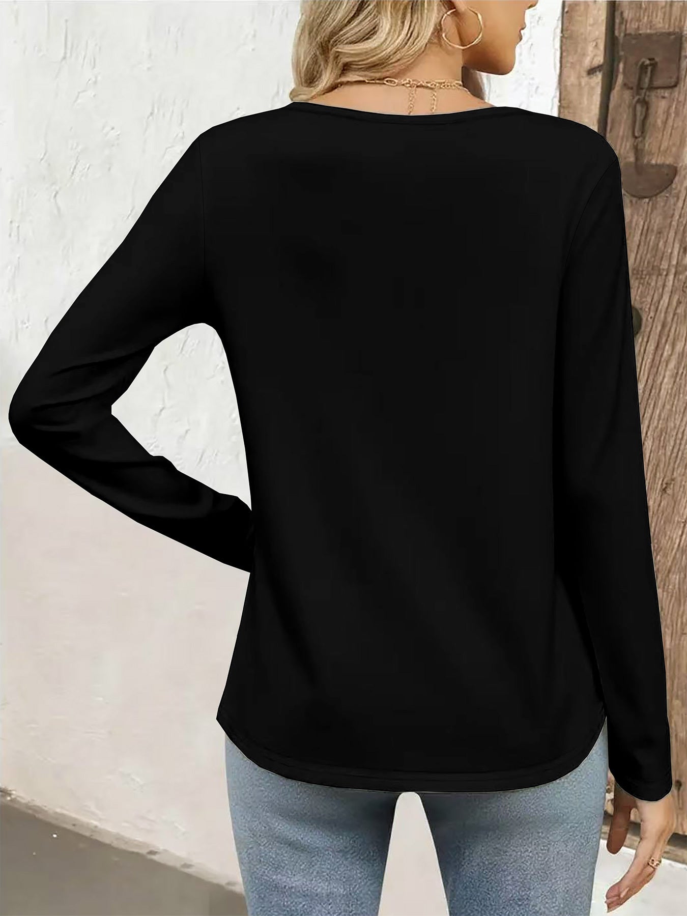 Women'S Elegant Golden Bow & 2026 Happy New Year Print V-Neck Long Sleeve T-Shirt - with Golden Lettering & Number 2026 Design, Casual Spring/fall Top For Casual Attire, New Year Party Outfit, Spring Fashion, Stylish Blouse,