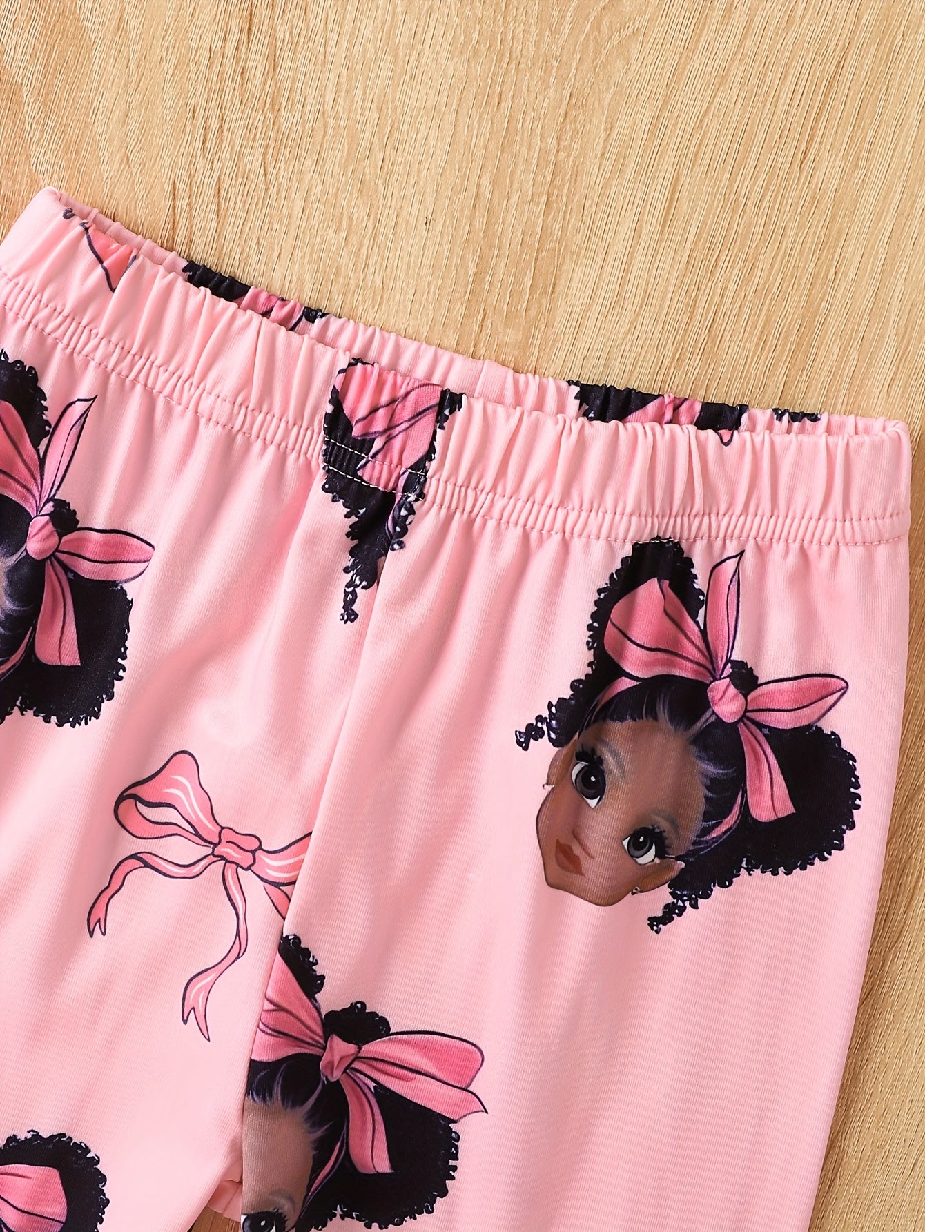 Two Casual, Stylish, And Versatile Round Neck Long-Sleeved Pajamas And Loungewear Sets for Girls, Featuring Random Prints of Girls' Faces, Perfect for Spring And Autumn.