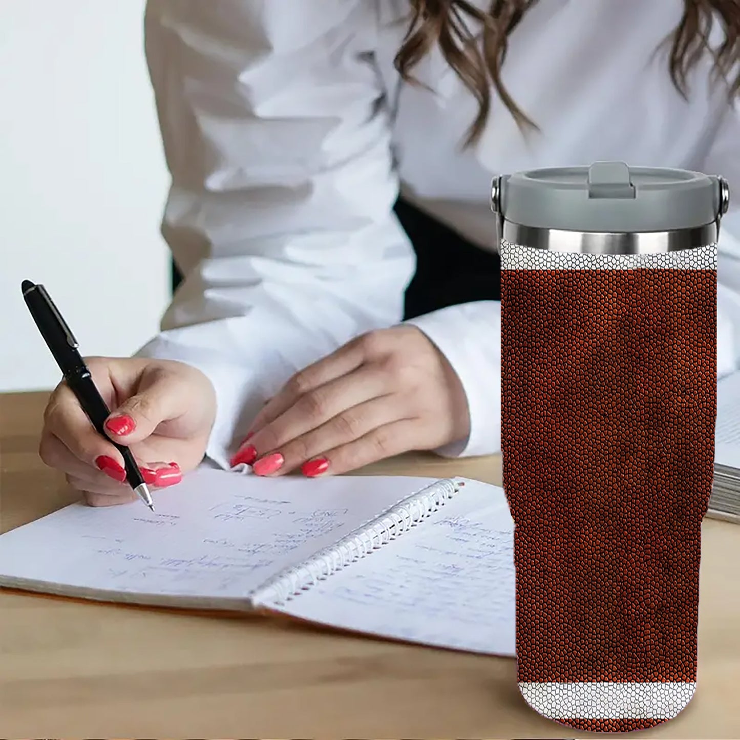 30oz Football Texture Stainless Steel Tumbler, Double Wall Vacuum Insulated Travel Mug, Spill Proof Lid, Perfect Gift for Dad, Mom, Ideal for Christmas, Thanksgiving, Valentine's, Mother's, Father'S Day, Gift for birthday, Co