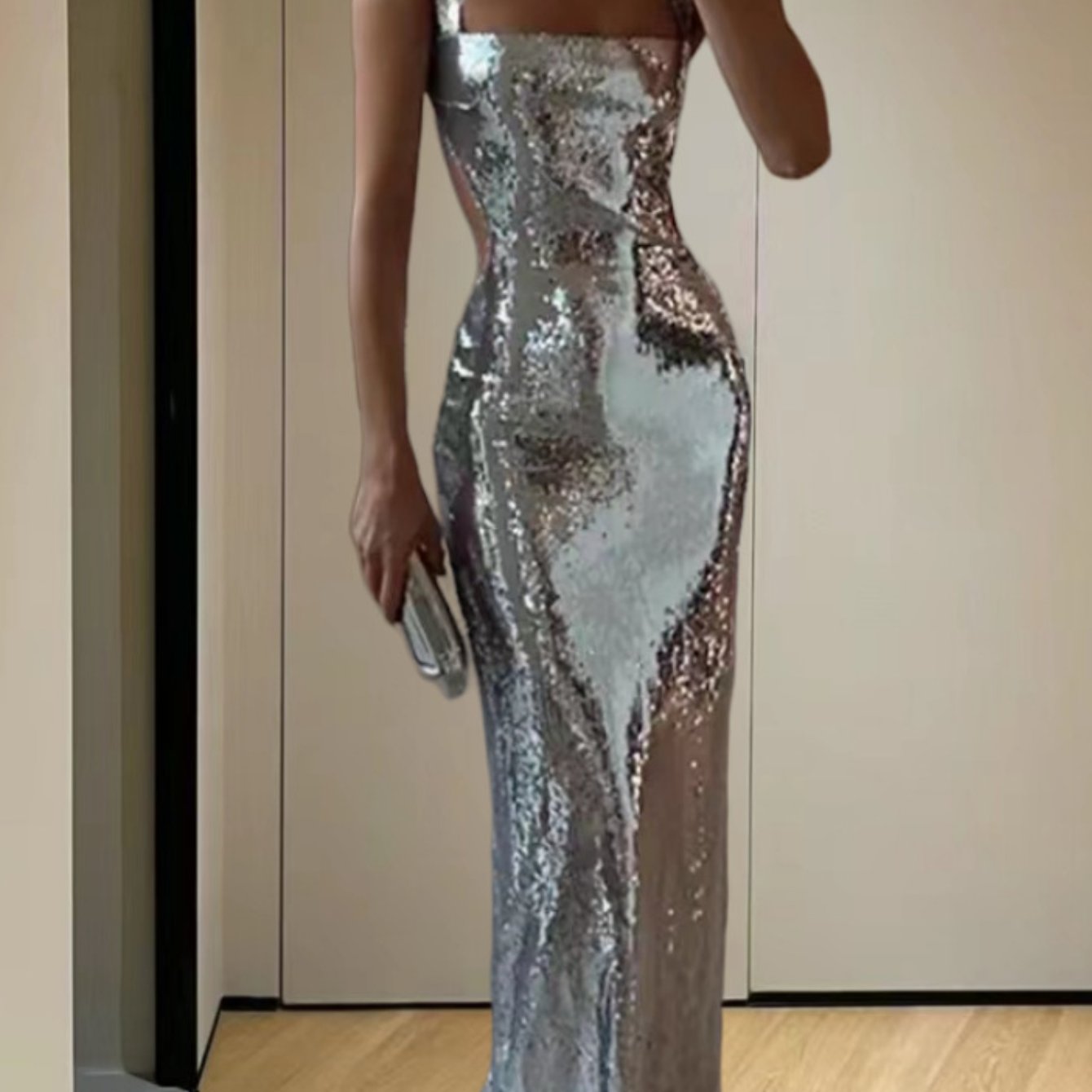A long slip dress with Silvery sequins with an open back shines and exudes elegance, Sparkling Sequin Dress, Sequin Formal Dress Women, Elegant Dresses for Women Evening Party, Classy Dresses for Women, Sparkly Dresses for Wo
