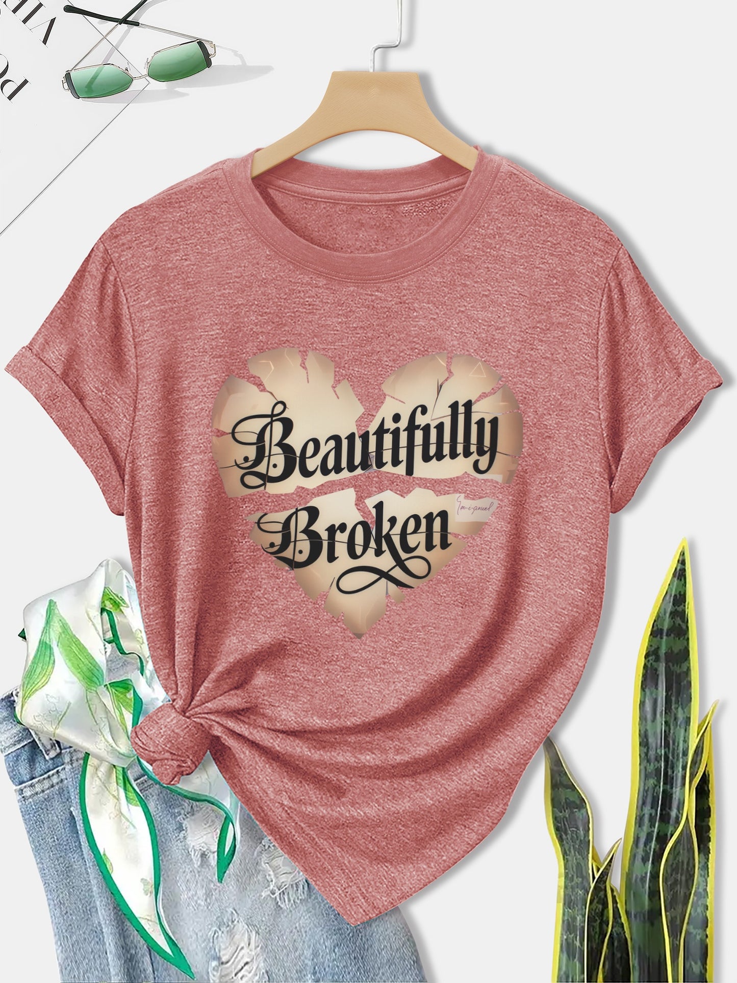 Women'S Olive Green Butterfly & Heart Print "Beautifully Broken" T-Shirt - Casual Streetwear Round Neck Short Sleeve Top, Breathable All-Season Comfort Fit for Gym, Training & Casual Attire with Motivational Slogan Design, Lo