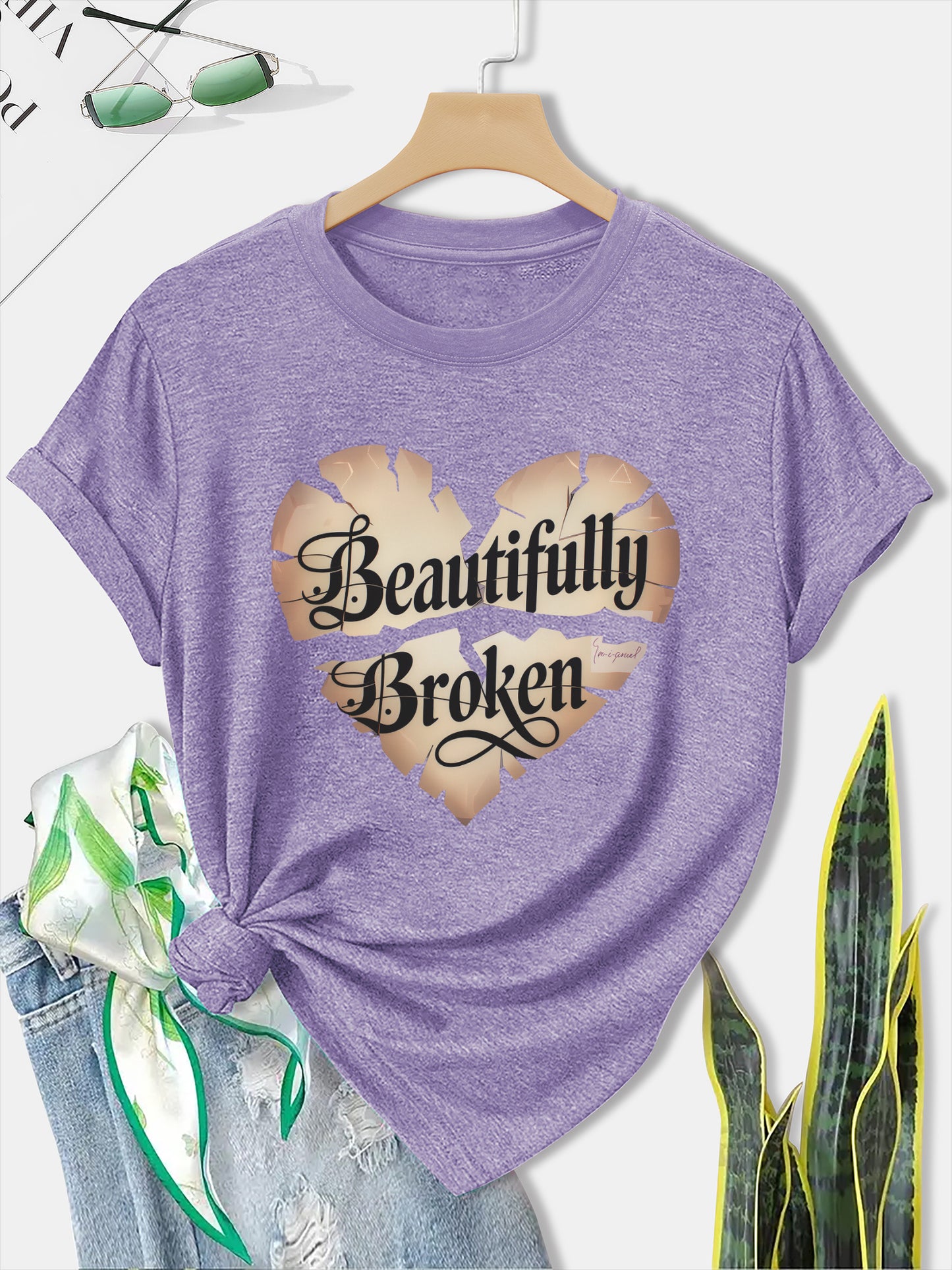 Women'S Olive Green Butterfly & Heart Print "Beautifully Broken" T-Shirt - Casual Streetwear Round Neck Short Sleeve Top, Breathable All-Season Comfort Fit for Gym, Training & Casual Attire with Motivational Slogan Design, Lo