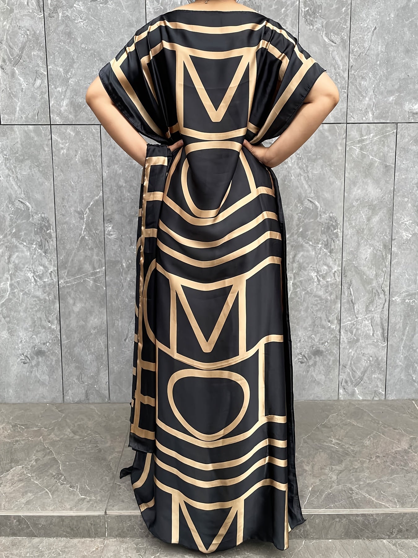 Plus Size Geometric Print Kaftan Dress - Flattering Modest Crew Neck, Comfortable Short Sleeves, Flowy Maxi Silhouette - Designed for Curvy Women, Plus Size Clothing for a Confident Fit, Party Dress|Geometric Print|Comfortabl