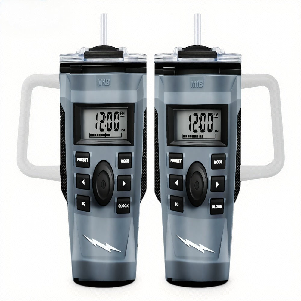 40Oz Radio Car Cup in Grey Style - A One-Of-A-Kind Drinking Tool! It Includes a Radio/Clock Display, a Robust Handle, And a Sipping Lid. Perfect for Radio Fans And Collectors. The Double-Layer Insulation Keeps Drinks Hot Or C