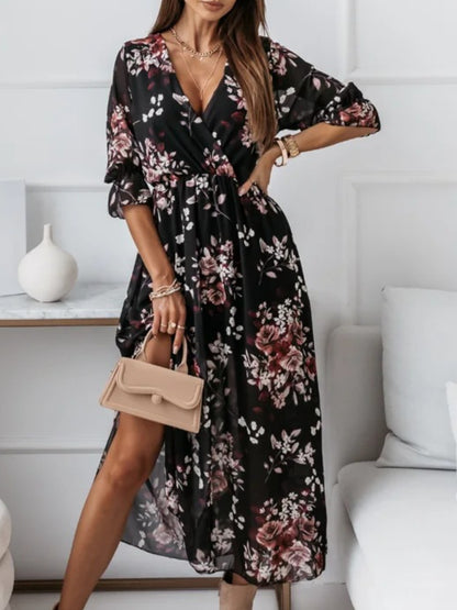 A Printed Dress with a V-Neck, Featuring a Slim Fit And a Side Slit That Brings a Lively Touch. The Elegant V-Neck Enhances Sophistication, While The Slim Design Accentuates The Silhouette. The Printed Elements Add Charm