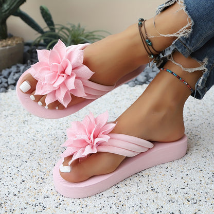 Women'S Plus-Size Floral Slip-Ons - Breathable Fabric with a Pink Flower Design, Comfortable Flat Soles Suitable for Indoor And Outdoor Walking, Home, And Casual Wear.