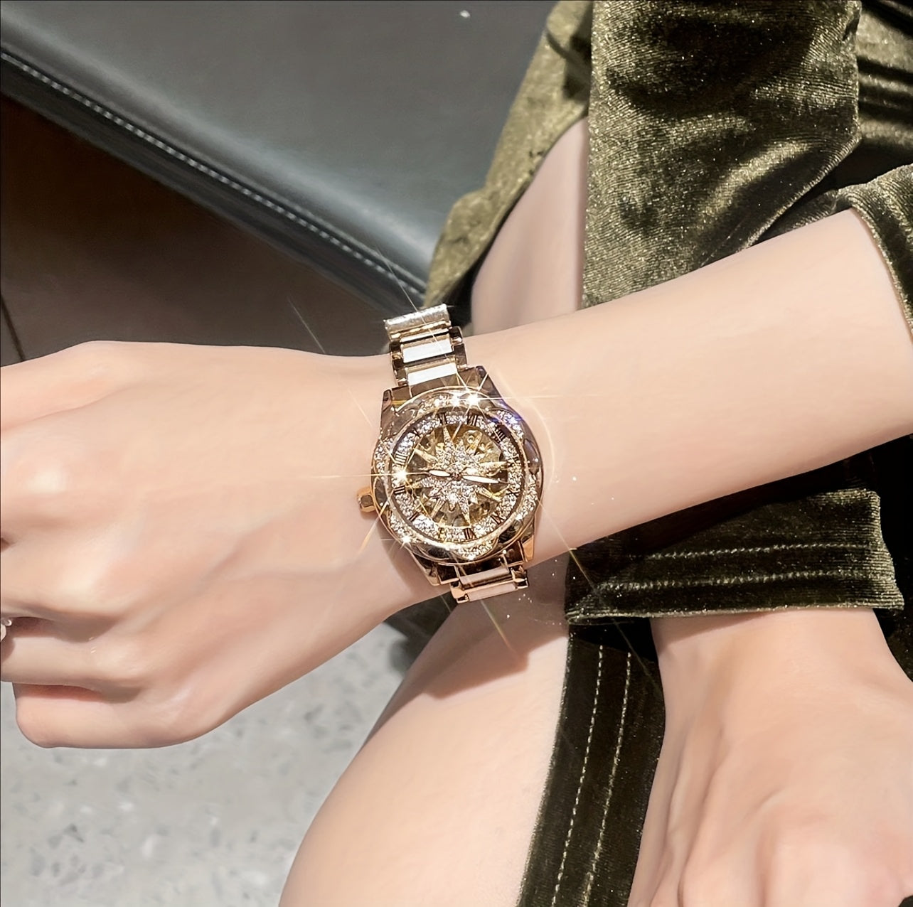 Fashionable Women'S Watch with Sunflower Design, Suitable for Swimming And Daily Wear.