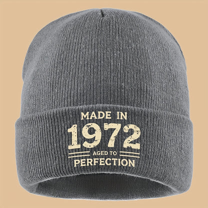 Men Women Loose Comfortable Solid Color Slouchie - 1pc "MADE IN 1972 AGED to PERFECTION" Print Beanie - Street Trendy Skull Cap for Autumn and Winter - Warm Elastic Brimless Hat - Outdoor Activities Cold Weather Suitable - Sk