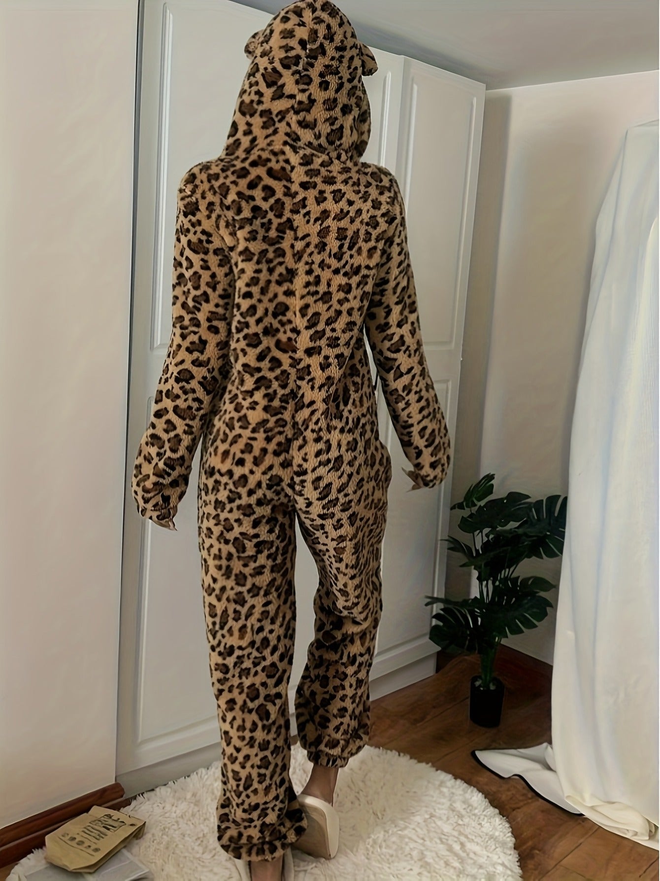 Thickened And Fleece-Lined Onesie for Autumn And Winter, Featuring a Cute Leopard Print with a Hood And Ears, Perfect for Cozy Home Wear