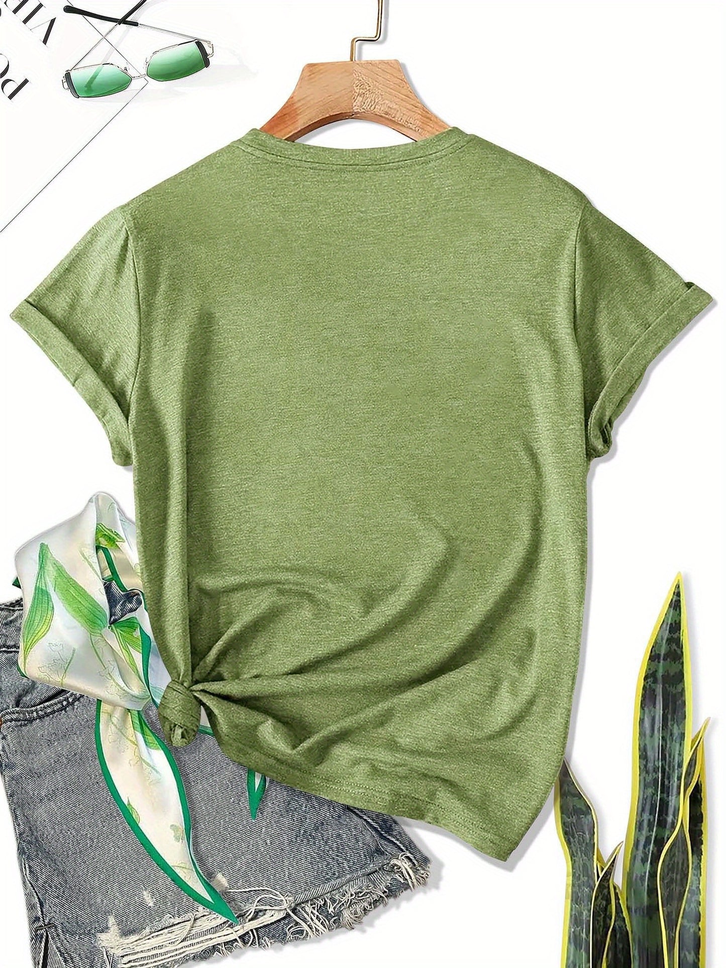 Women'S Olive Green Butterfly & Heart Print "Beautifully Broken" T-Shirt - Casual Streetwear Round Neck Short Sleeve Top, Breathable All-Season Comfort Fit for Gym, Training & Casual Attire with Motivational Slogan Design, Lo