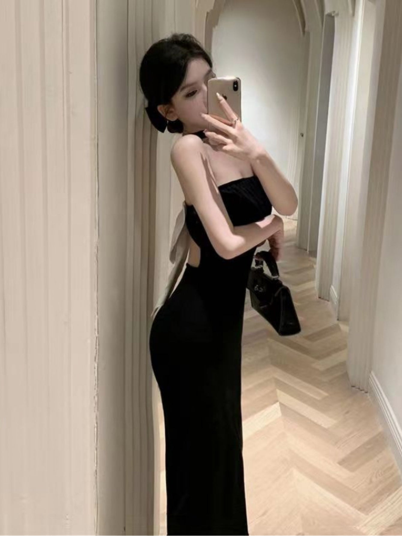 Women's Elegant V-Neck Waist-Cinching Maxi Dress - Long Sleeve Flared Dress with Slim Fit Bodice & Wide, Solid Color Professional Attire for, Weddings, Parties - Machine Washable Fall Winter Dress