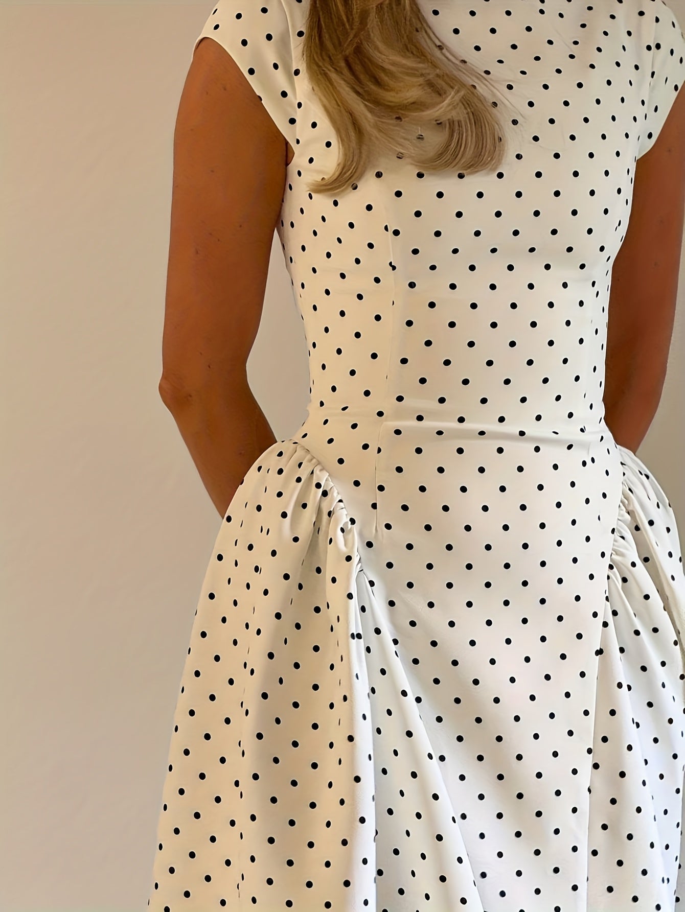 Women's Elegant A-Line Polka Dot Maxi Dress with Waist Cinch - Round Neck Long Dress Suitable for Date Night, Party Outfits, Wedding Guest Dresses, Year-Round Wear, Machine Washable Dress for Special Occasions