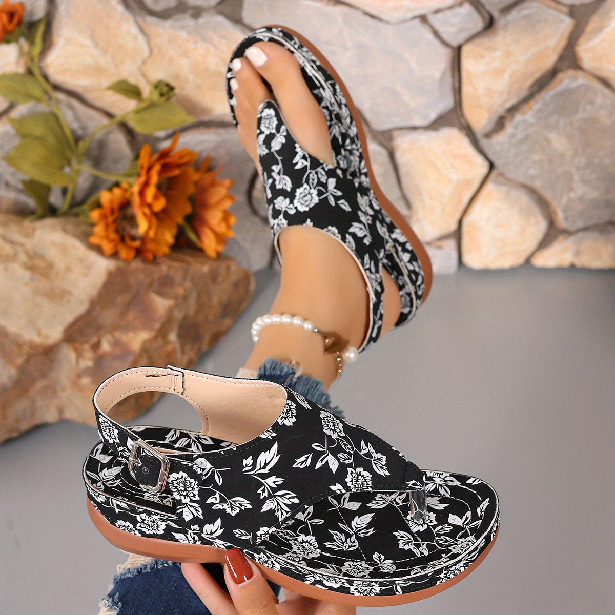 Women'S Plus Size Ethnic Floral Sandals - Adjustable Ankle Strap, Open Toe Platform Wedge Heel, Vibrant Embroidered Flower Design, Summer Casual Shoes, European & American Style, Summer Footwear | Vibrant Embroidery | Durable