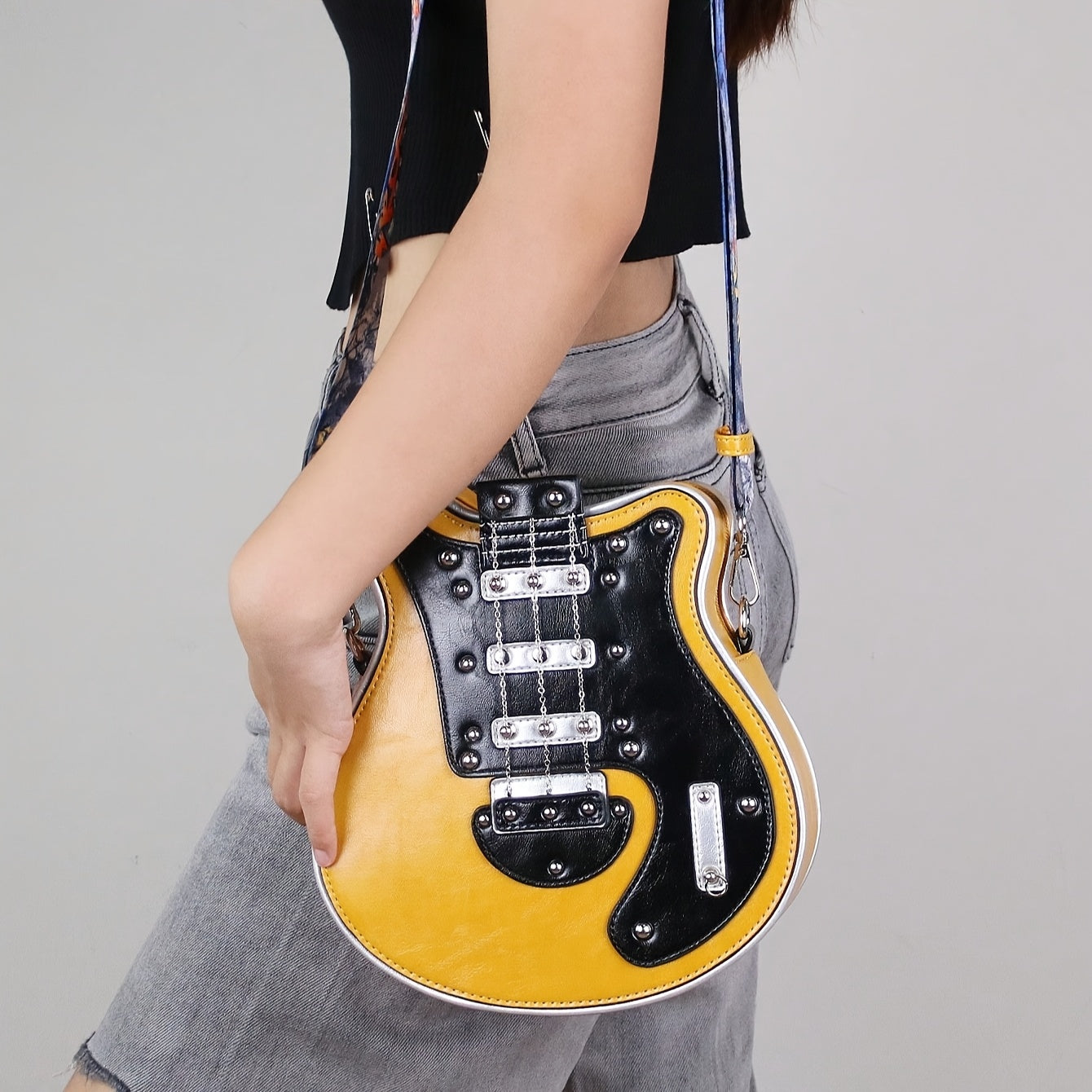 Women's & Unisex Y2K Retro Music-Themed Bass Guitar-Shaped Crossbody Bag with Detachable Strap, Golden-Tone Hardware & Zipper Closure - Band Style Handbag for Musicians & Music Lovers (Red/Black) - 2024 New Design with Chain