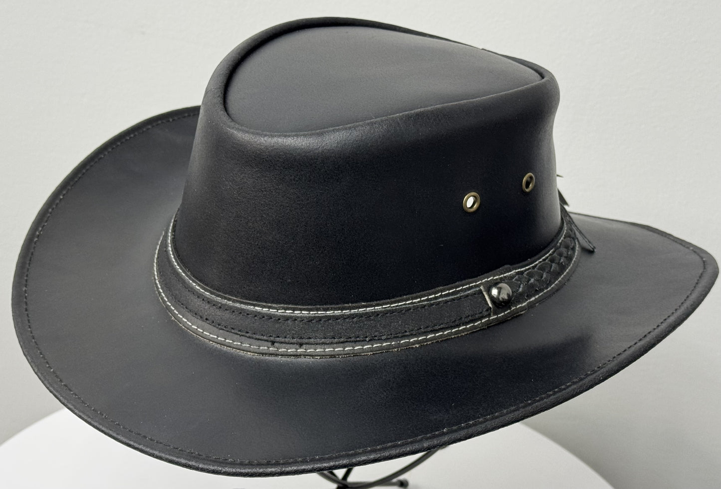 Black Western Style Genuine Cowhide Cowboy Hat – Shapeable Wide Brim for Men & Women