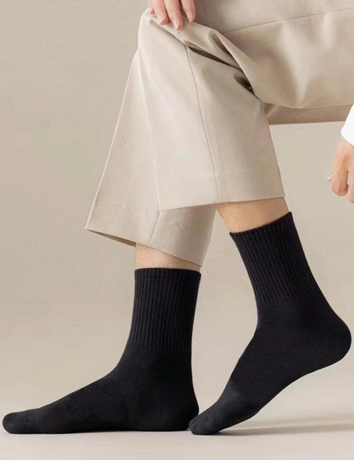 3/6Pairs of Plain Black and White Socks, Simple and Comfortable Mid-Calf Socks, Suitable for Autumn and Winter, Men's  Socks