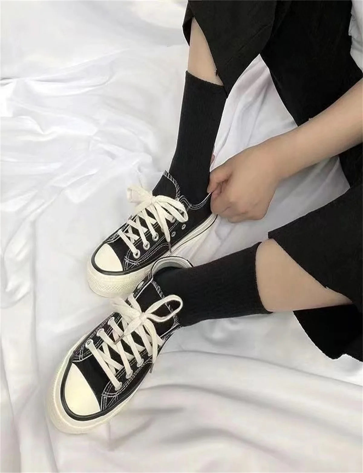3/6Pairs of Plain Black and White Socks, Simple and Comfortable Mid-Calf Socks, Suitable for Autumn and Winter, Men's  Socks